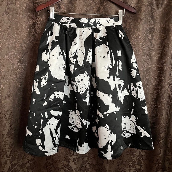 Lucy Paris Dresses & Skirts - Lucy Paris Skirt Black & White Fully Lined Size Small New With Tags